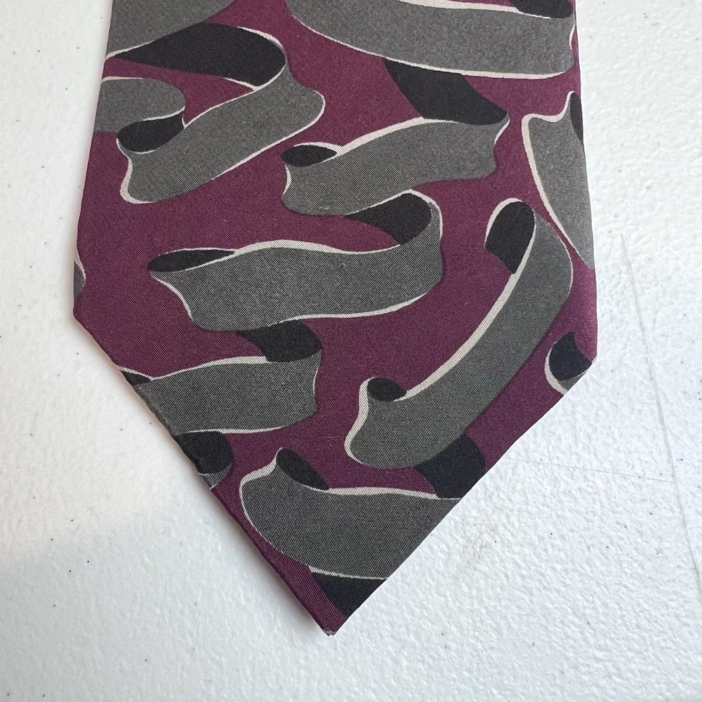 Valentino Cravatte Maroon Gray Italy‎ Abstract 100% Silk Tie Vintage